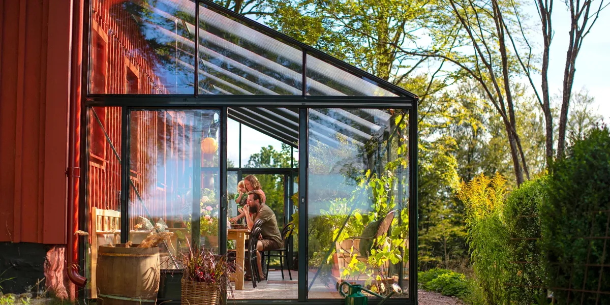Välj rätt plats och vägg för ditt växthus